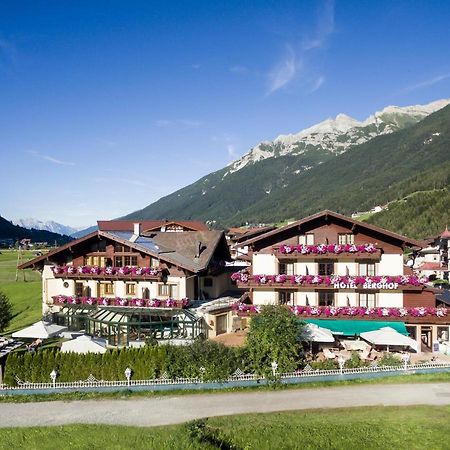 Hotel Berghof Нойщифт им Щубайтал Екстериор снимка