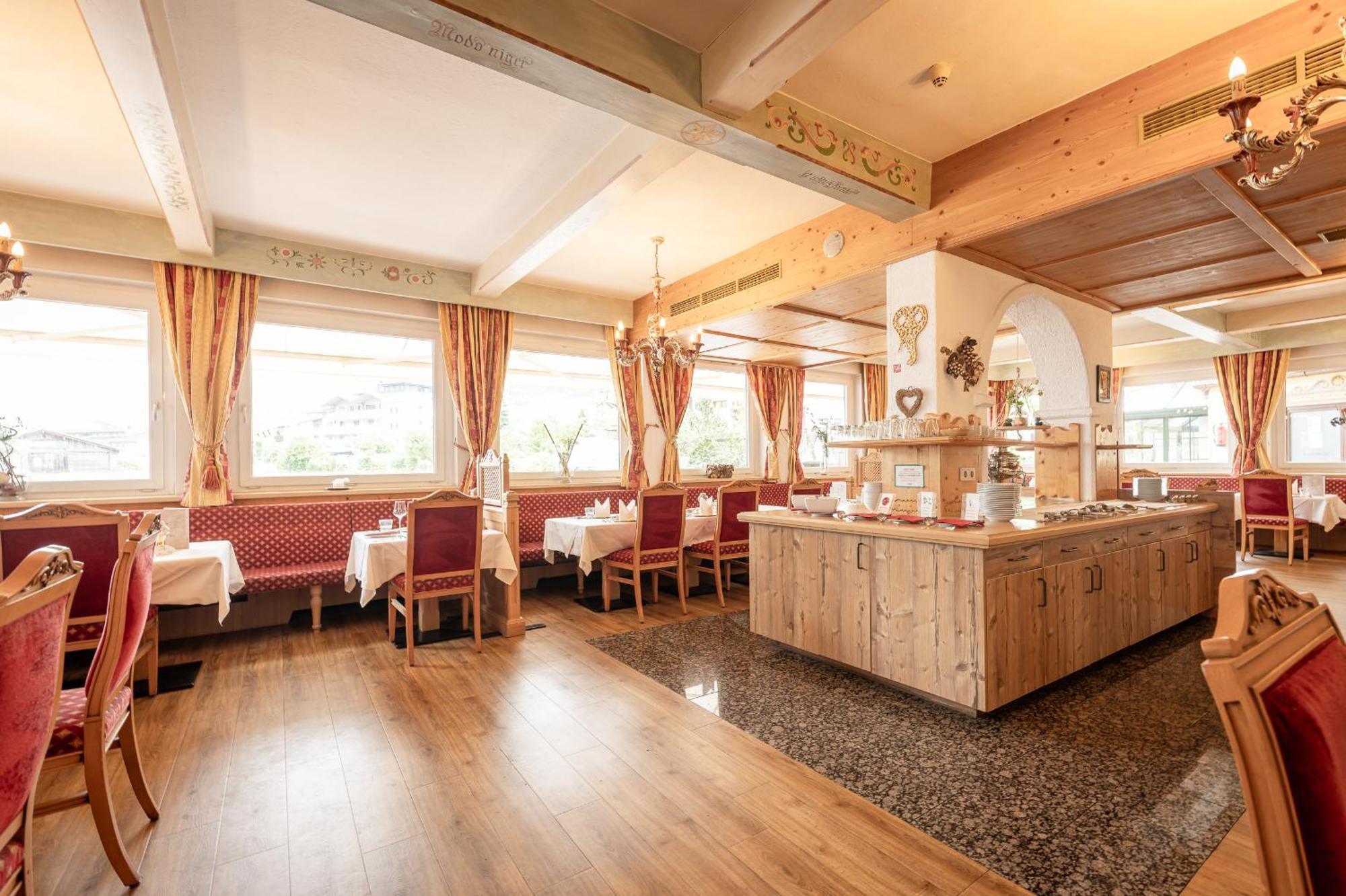 Hotel Berghof Нойщифт им Щубайтал Екстериор снимка