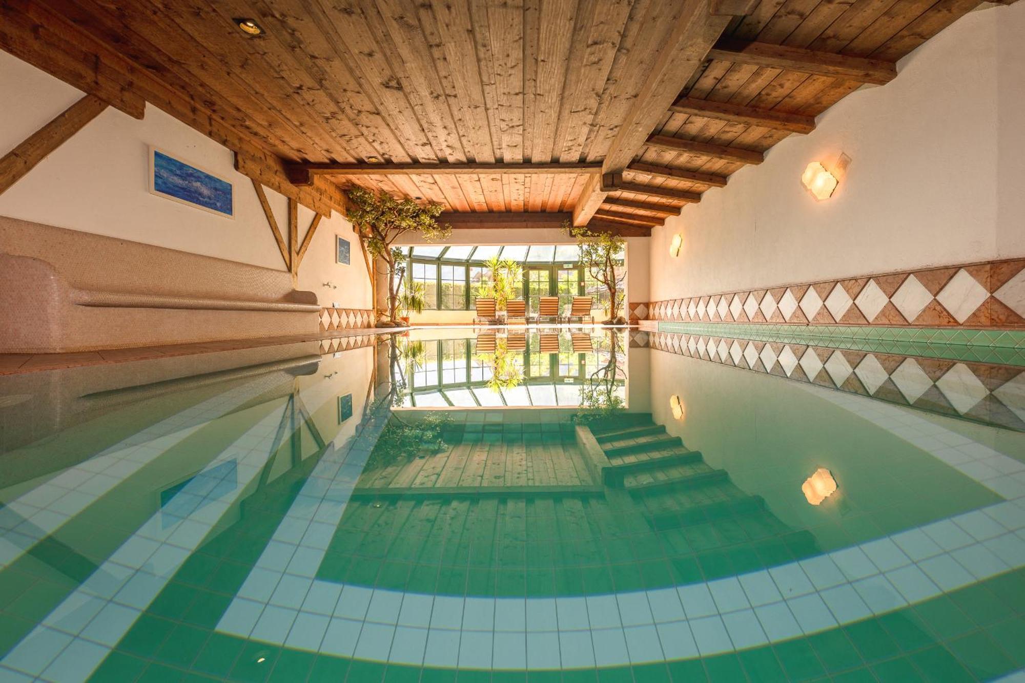 Hotel Berghof Нойщифт им Щубайтал Екстериор снимка
