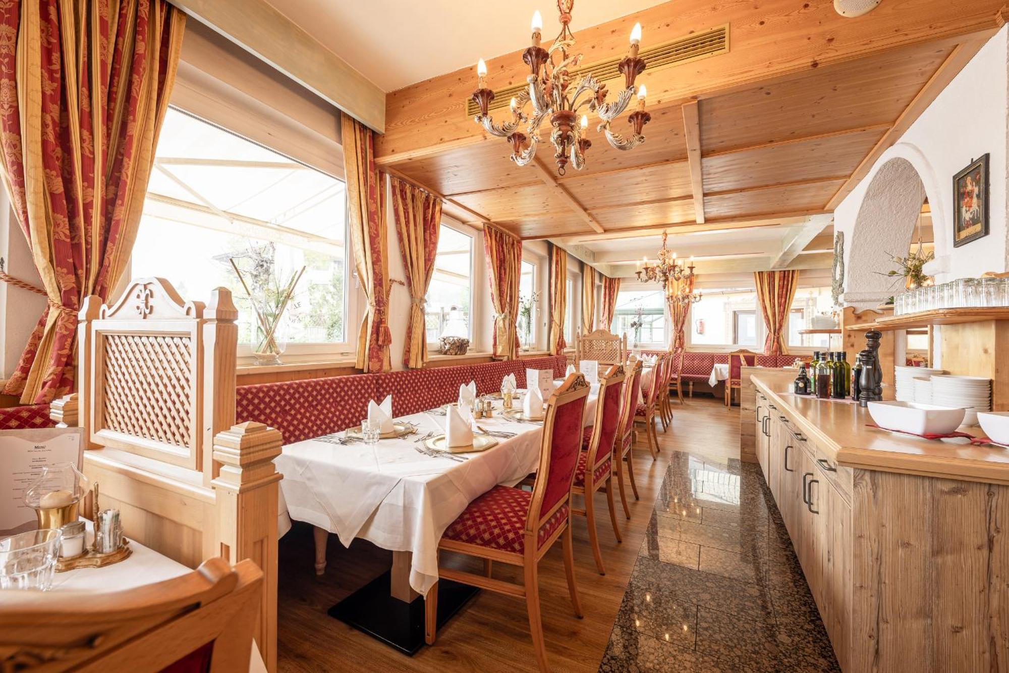 Hotel Berghof Нойщифт им Щубайтал Екстериор снимка