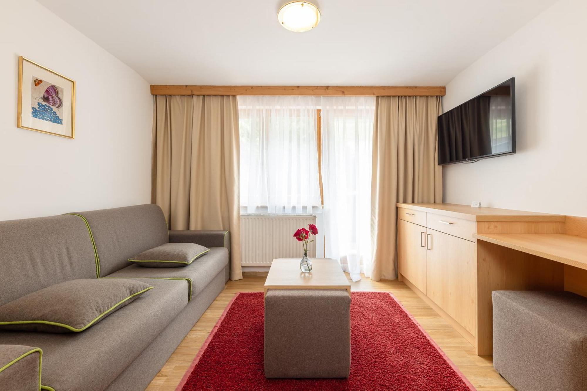 Hotel Berghof Нойщифт им Щубайтал Екстериор снимка
