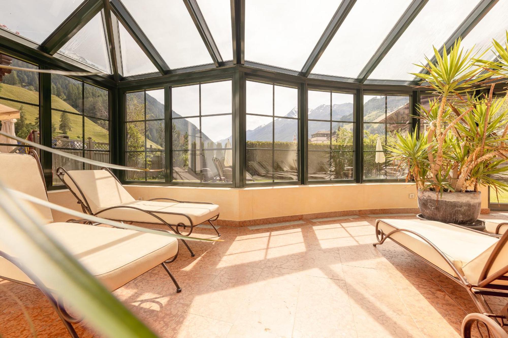 Hotel Berghof Нойщифт им Щубайтал Екстериор снимка