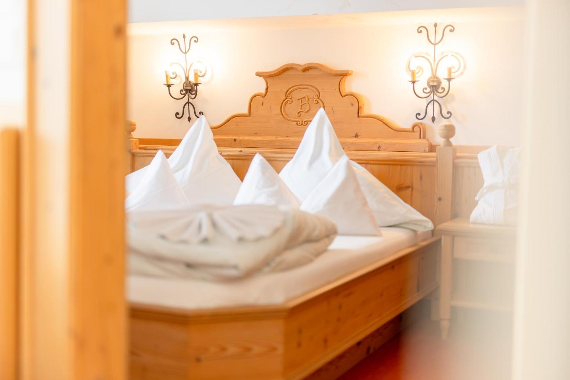 Hotel Berghof Нойщифт им Щубайтал Екстериор снимка