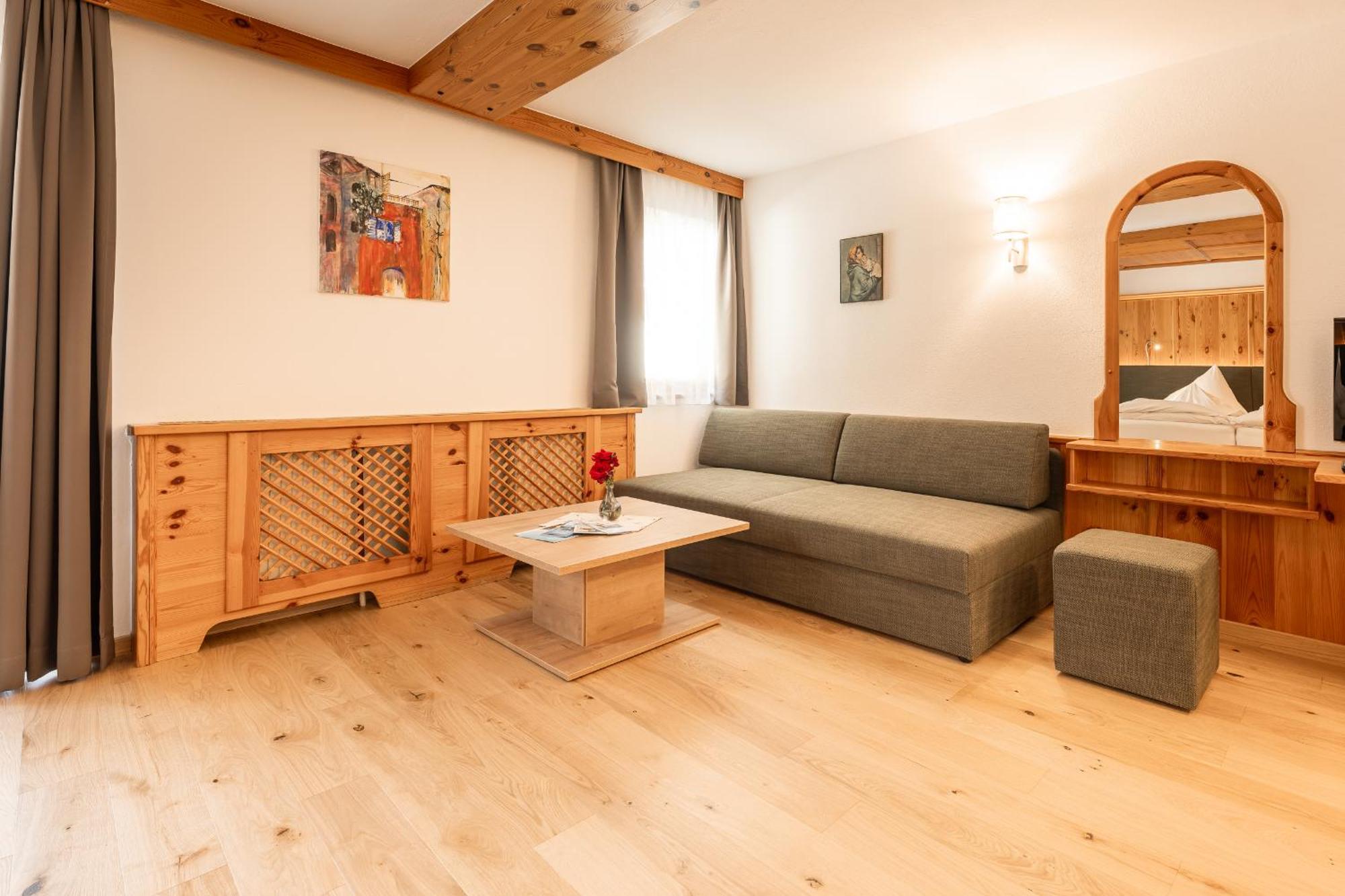 Hotel Berghof Нойщифт им Щубайтал Екстериор снимка