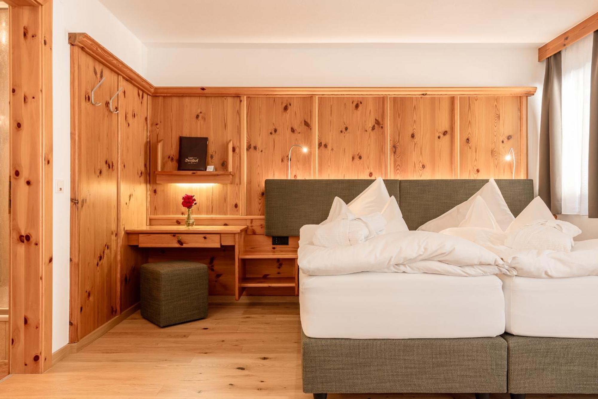 Hotel Berghof Нойщифт им Щубайтал Екстериор снимка